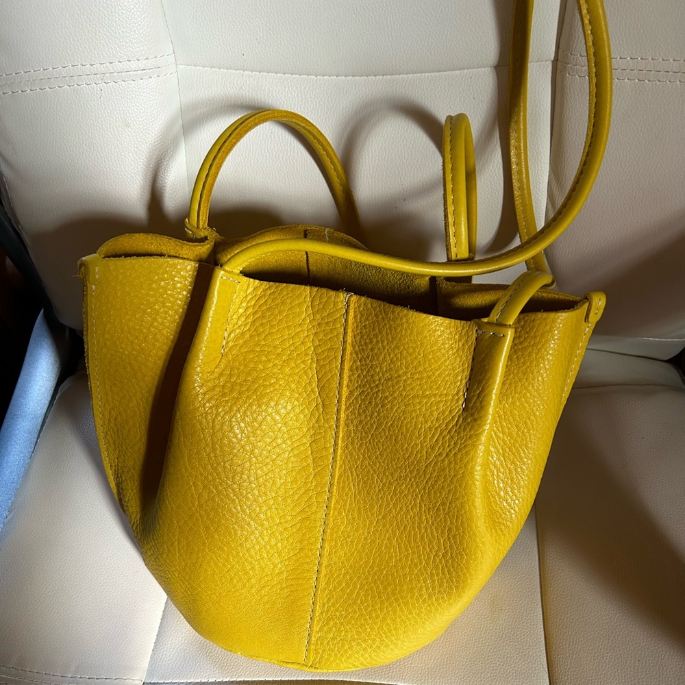 Brand New- Devan Bucket Bag in Naples